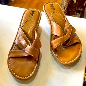 Born sandals